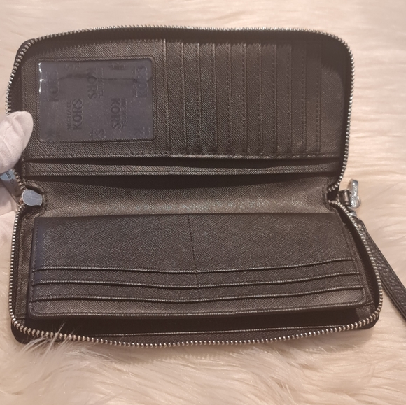 Michael Kors Jet Set Continental Travel Clutch - Picture 3 of 5